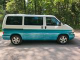 Volkswagen T4 Caravelle 2.5 TDI //Camperumbau//Neu Lackiert - Volkswagen T4 Camper mit Diesel-Antrieb