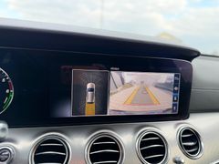 MERCEDES-BENZ E 300de T/BURMESTER/ACC/AMG/AHK/KAMERA MERCEDES-BENZ E 300de T/BURMESTER/ACC/AMG/AHK/KAMERA