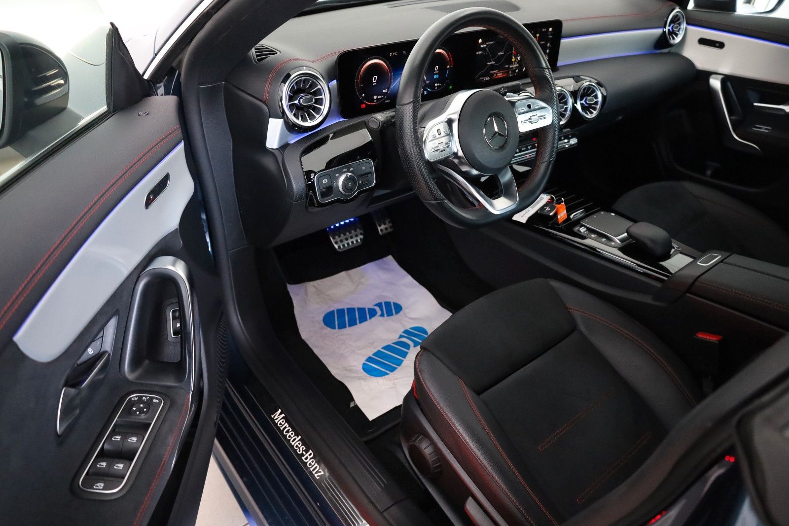 Fahrzeugabbildung Mercedes-Benz CLA 250e AMG Line  TLeder,Navi,LED,ParkPaket,AHK
