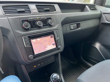 Volkswagen Caddy - 11