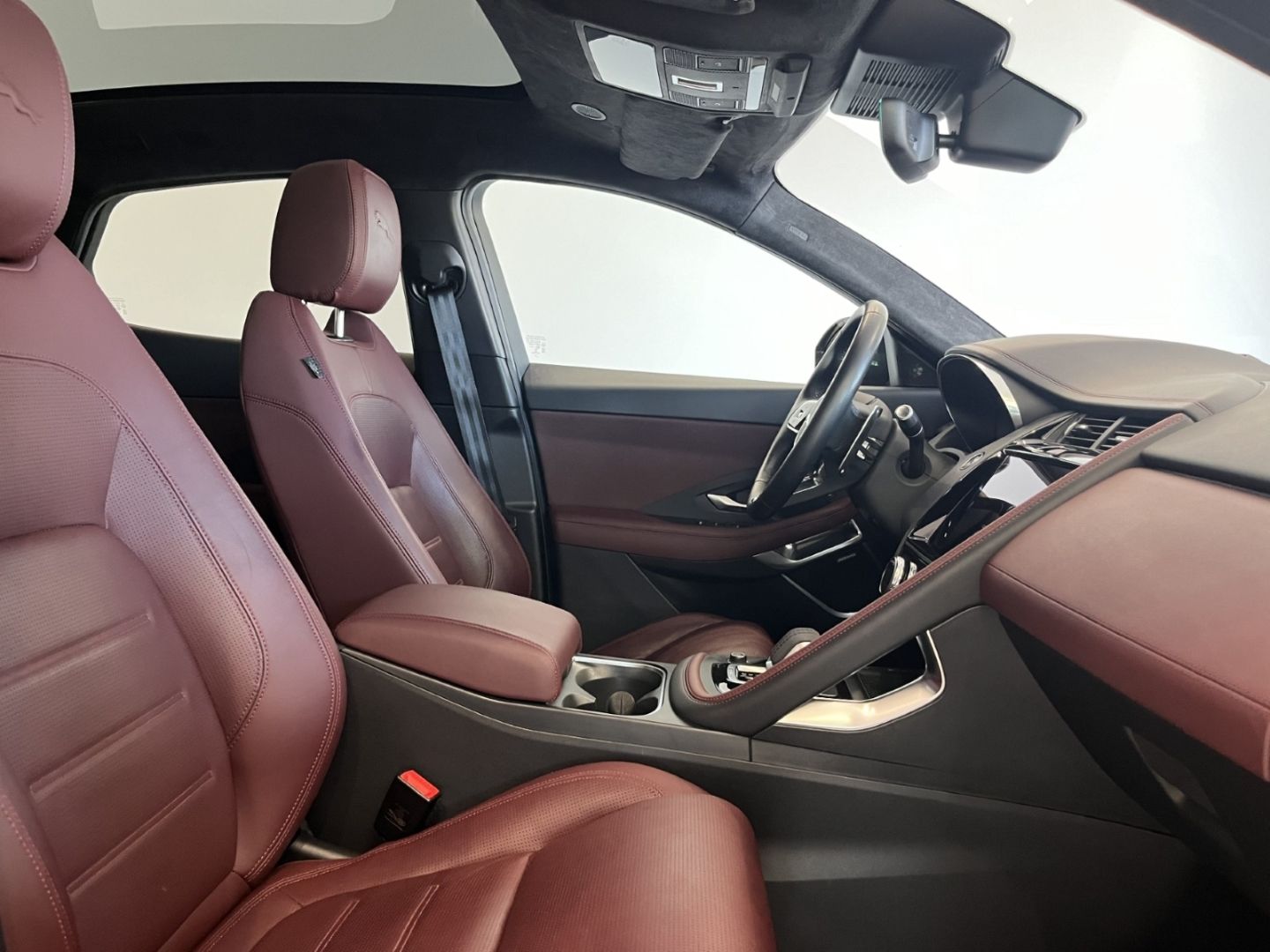 Fahrzeugabbildung Jaguar E-Pace P300e R-Dynamic HSE Plug-In Hybrid HUD  P