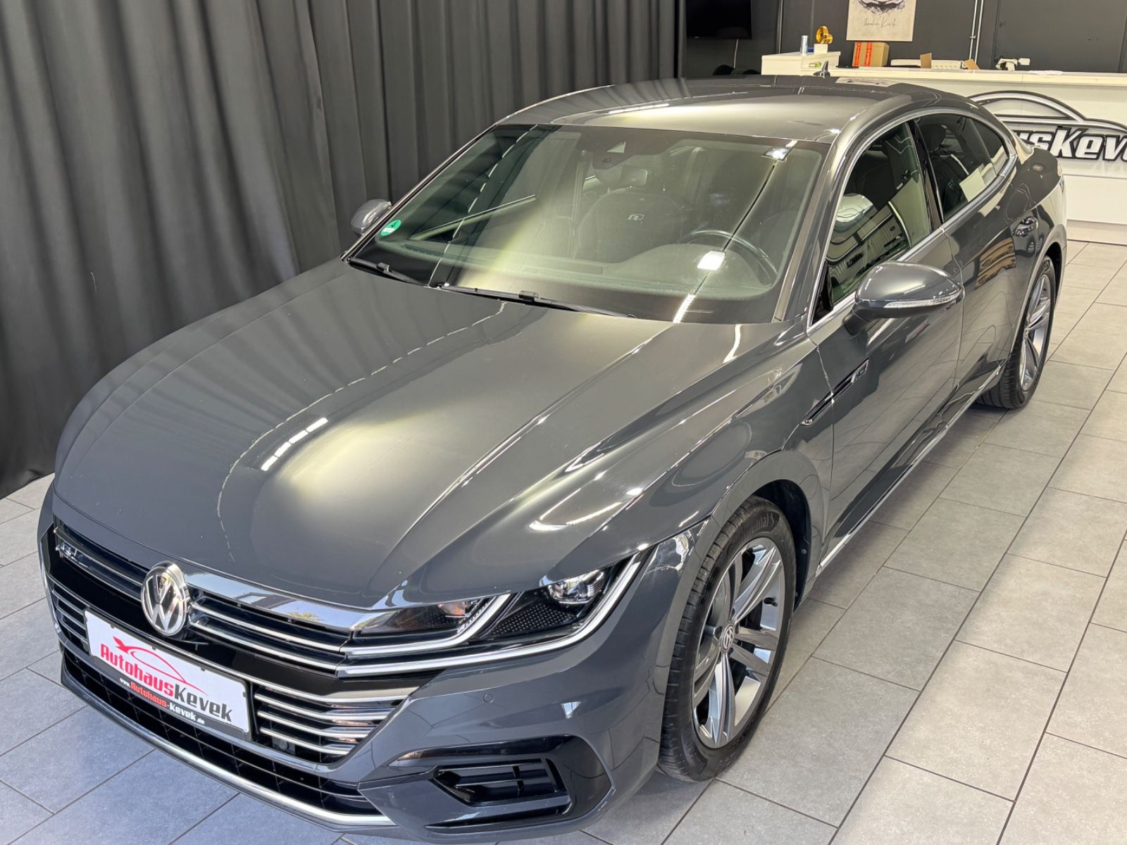 Fahrzeugabbildung Volkswagen Arteon R-Line|DSG|NAVI|ACC|DIGI-TACHO|1.HAND