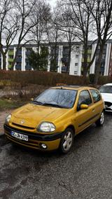 Renault Clio mit vielen Neuteilen  - gebrauchte Renault Clio aus dem Jahr 1998
