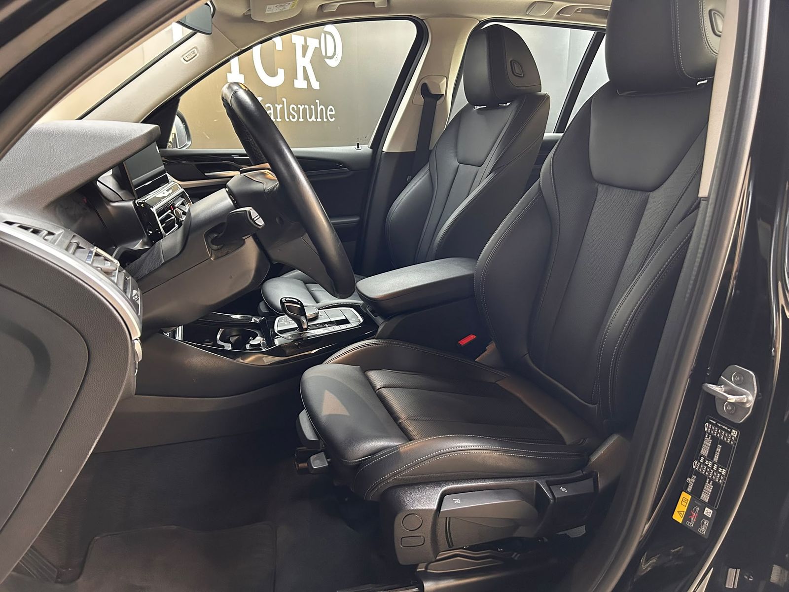 Fahrzeugabbildung BMW X3 30e xDr LED+NAVI+SHZ+KAMERA+HIFI+TEMP+AHK+MF+