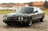 Jaguar XJR  V8 Kompressor, schwarz auf sc... - Jaguar XJR: 8