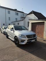 Mercedes-Benz ML 350 BlueTEC 4MATIC - - Mercedes-Benz ML 350 in Köln