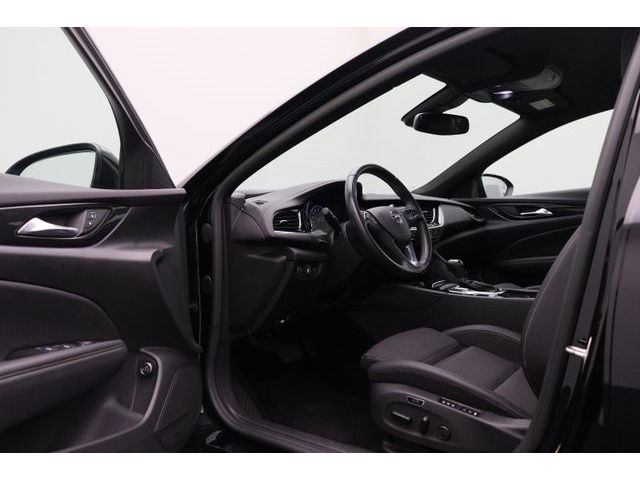 Fahrzeugabbildung Opel Insignia B Sports Tourer 2.0 Elegance LED ACC RK