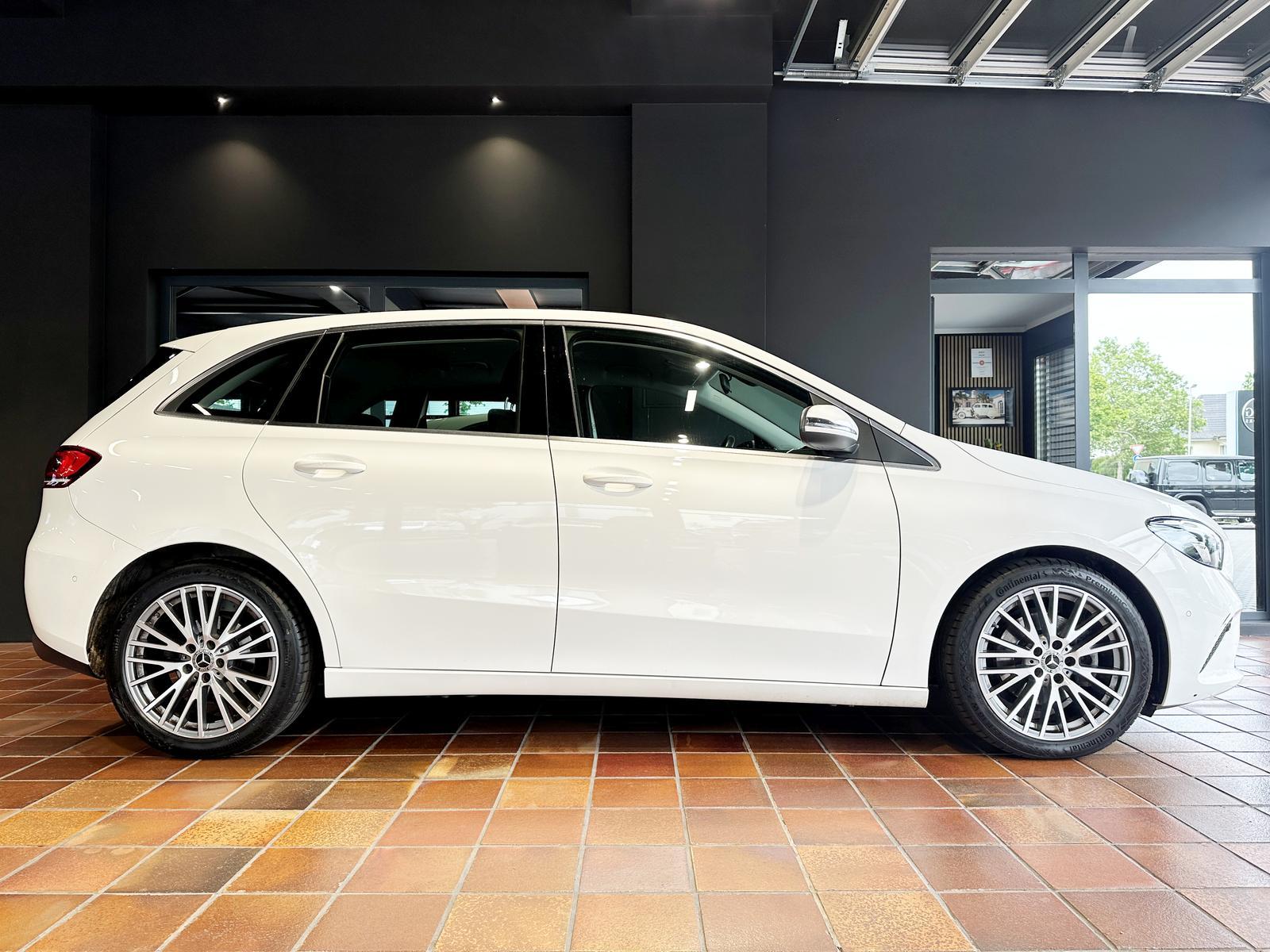 Mercedes-Benz B 200d 8G URBAN MBUX+ LED AHK EASYPACK LEDER SHZ