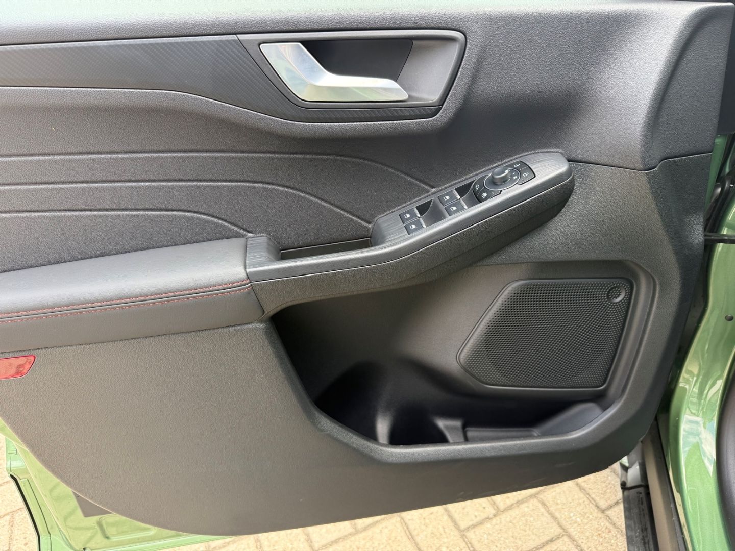 Fahrzeugabbildung Ford Kuga ST-Line Sport 5J AHK Navi Digi Co LED CarPl