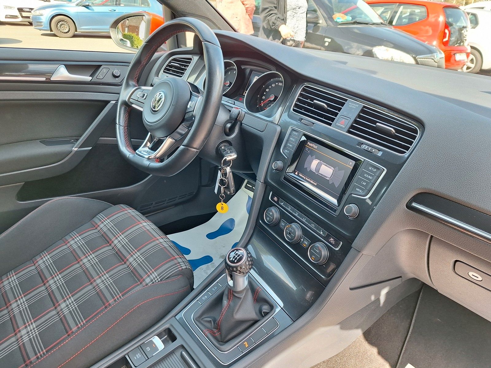 Volkswagen Golf GTI Performance 2.0 TSI Xenon Media Winterp foto 11