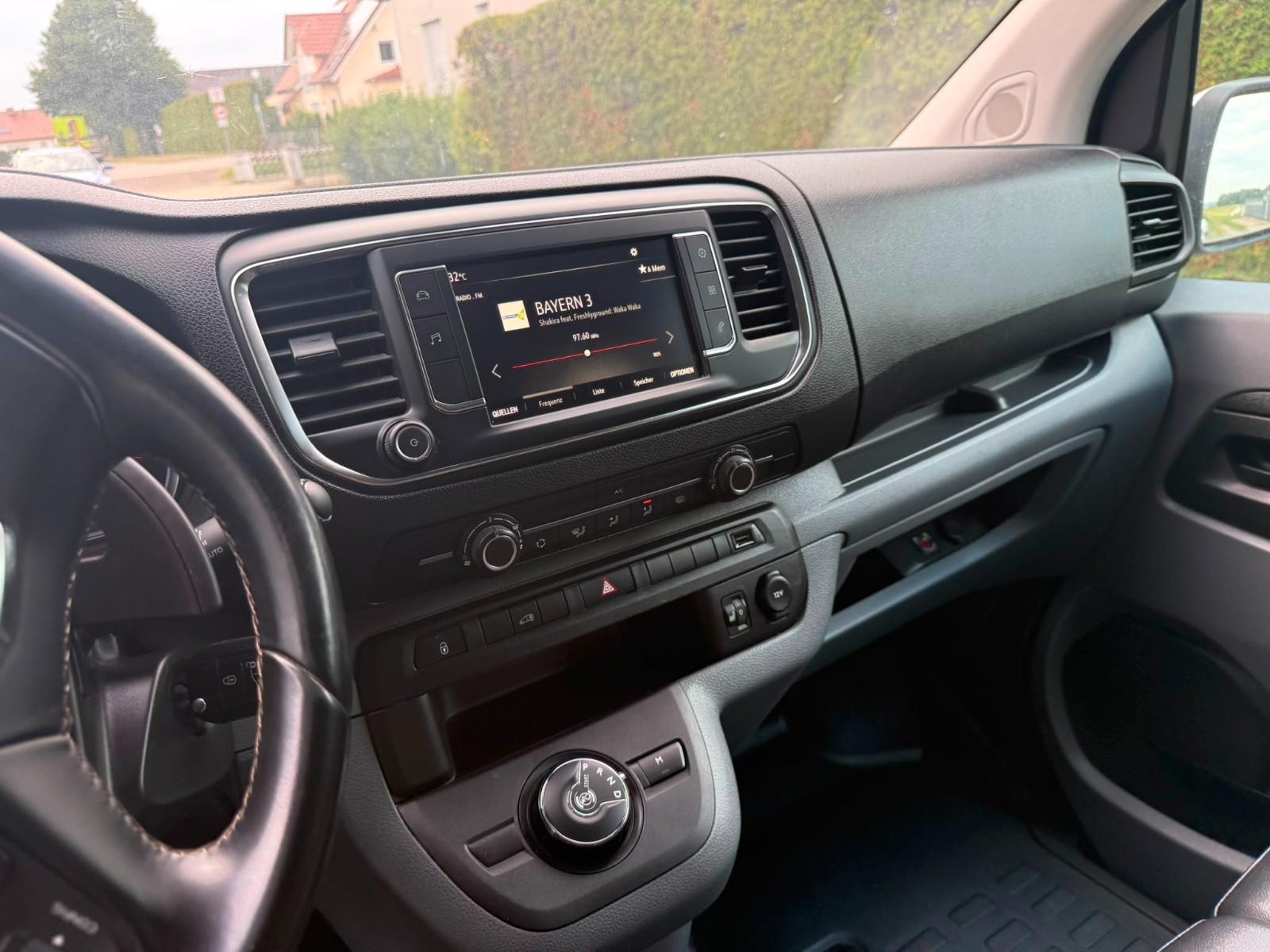 Opel Vivaro Cargo Automatik Standheizung AHK
