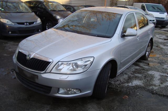 Skoda Octavia 1.6 TDI DSG Ambiente REHCLENKRAD