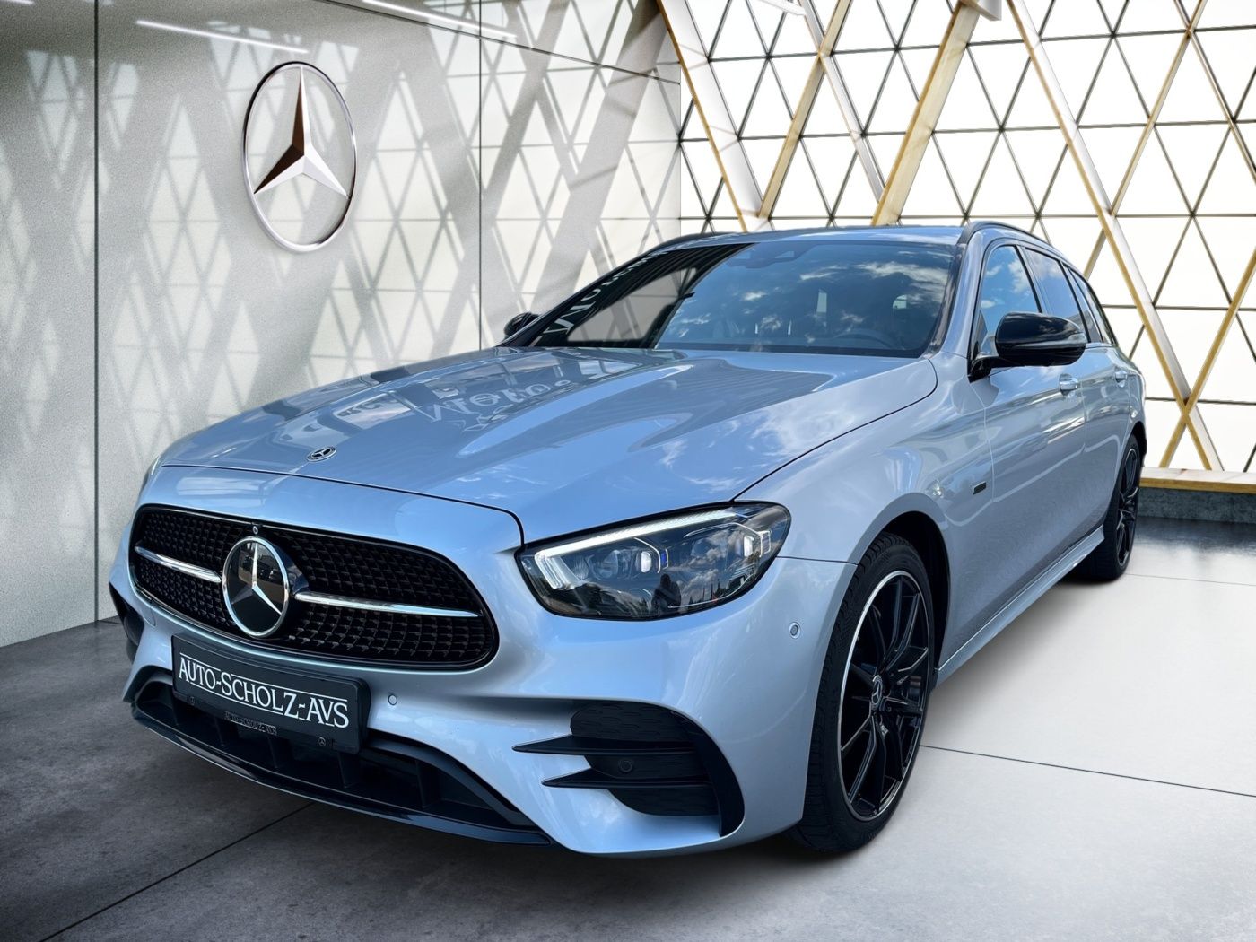 Mercedes-Benz E 300 d 4MATIC T AMG Night ED AHK 360 Distronic foto 2