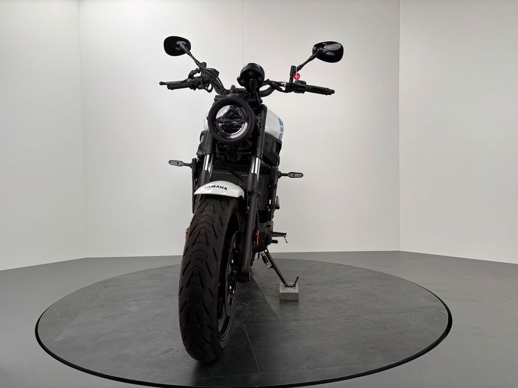 Fahrzeugabbildung Yamaha XSR 700 *SERVICE NEU *1. HAND *SCHECKHEFT