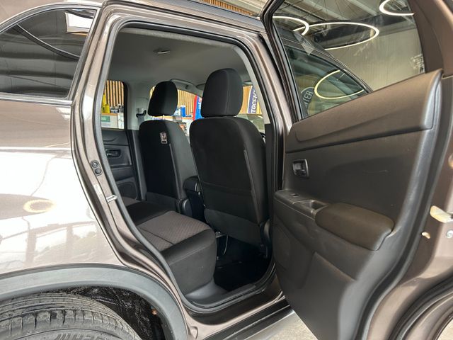 MYAUTOCENTER – Gebraucht- und Jahreswagen mit Werkstattservice in Pfaffenhofen Mitsubishi ASX Edition 100+ 4WD *TÜV*Xenon*Kamera*
