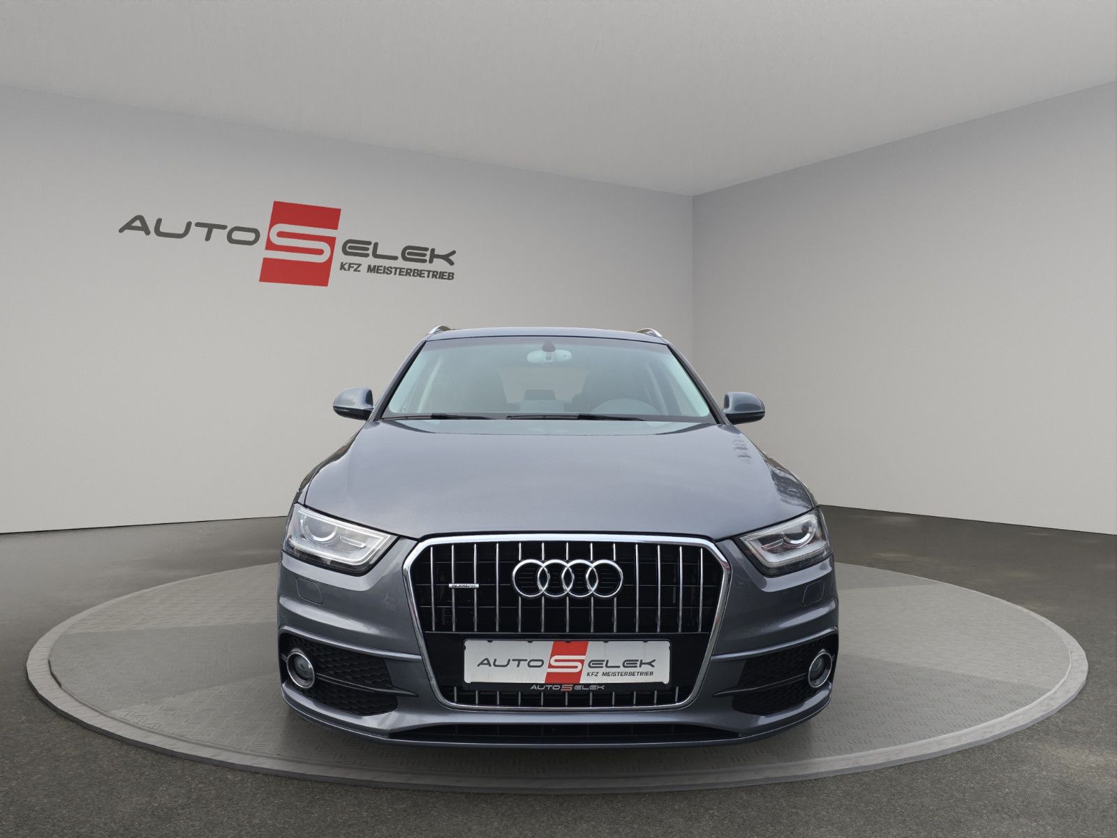 Fahrzeugabbildung Audi Q3 2.0 TDI quattro S-Line Automatik/Navi/PDC/