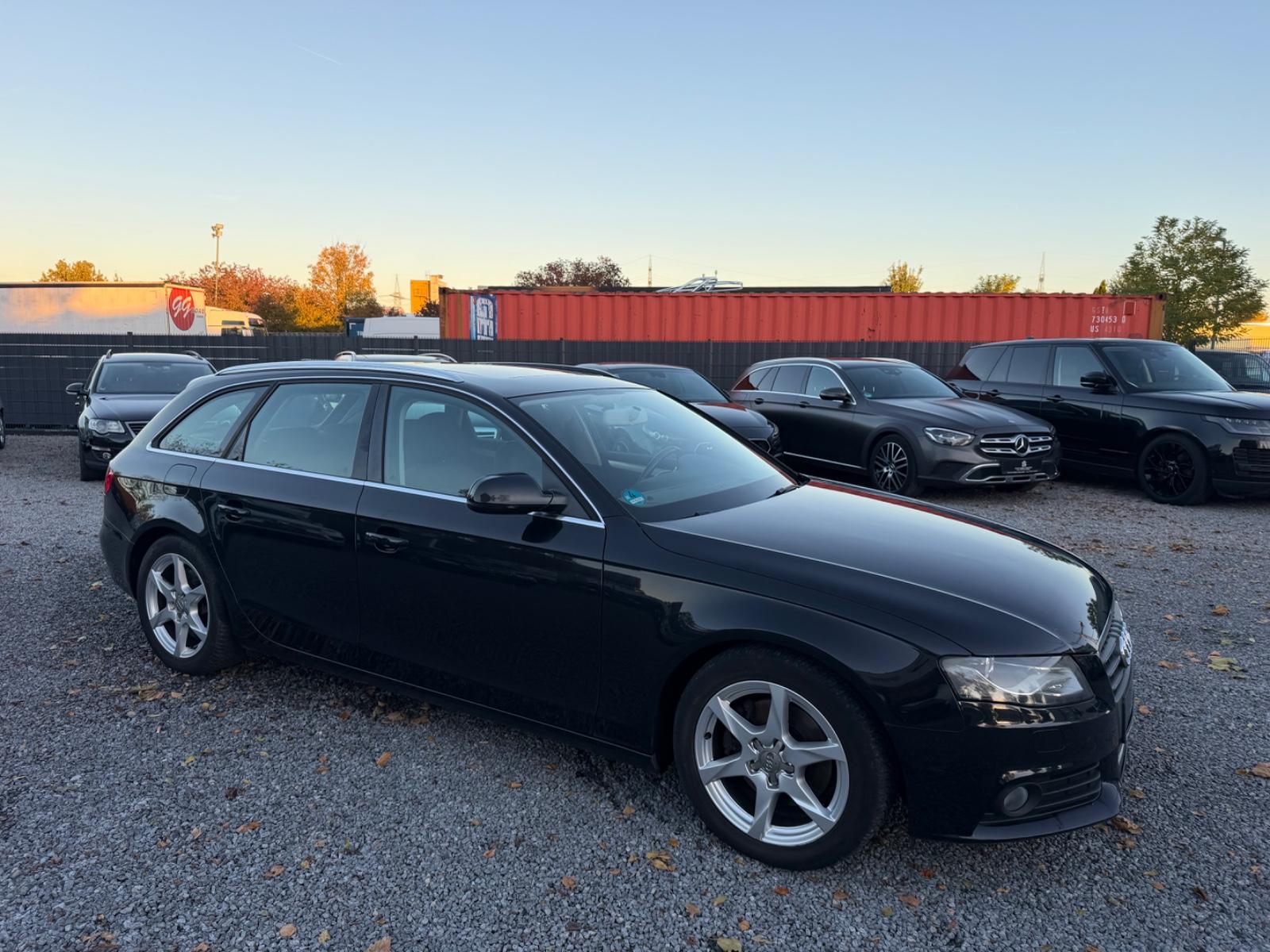 Audi A4 2009 — rear view