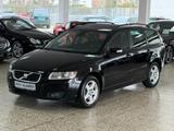 Volvo V50 Kombi T5 AWD Momentum/Automatik/GSD - Volvo V50 Momentum mit Benzin-Antrieb