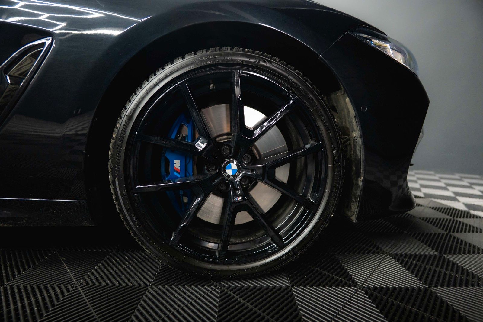 Fahrzeugabbildung BMW M850i xDrive M-Performance *Laser*B&W*ACC*360°*