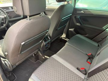 Volkswagen Tiguan - 12