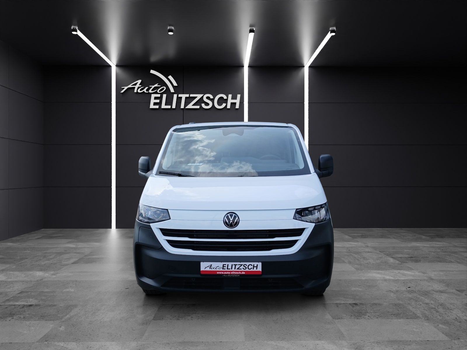 Fahrzeugabbildung Volkswagen T7 e-Transporter Kasten BEV 100 kW LR AHK, REAR