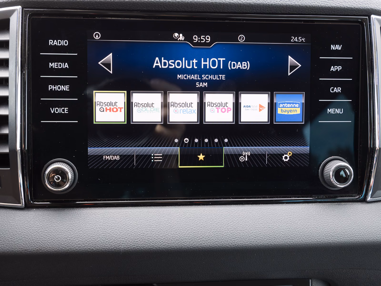 Skoda Karoq 1.0 TSI Tour KESSY REARVIEW LED PDC SITZHZ