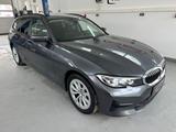 BMW 320 d xDrive Sport Line*LED*LiveC*Ambiente* - BMW 320 mit Diesel-Antrieb: Kombi, Automatik