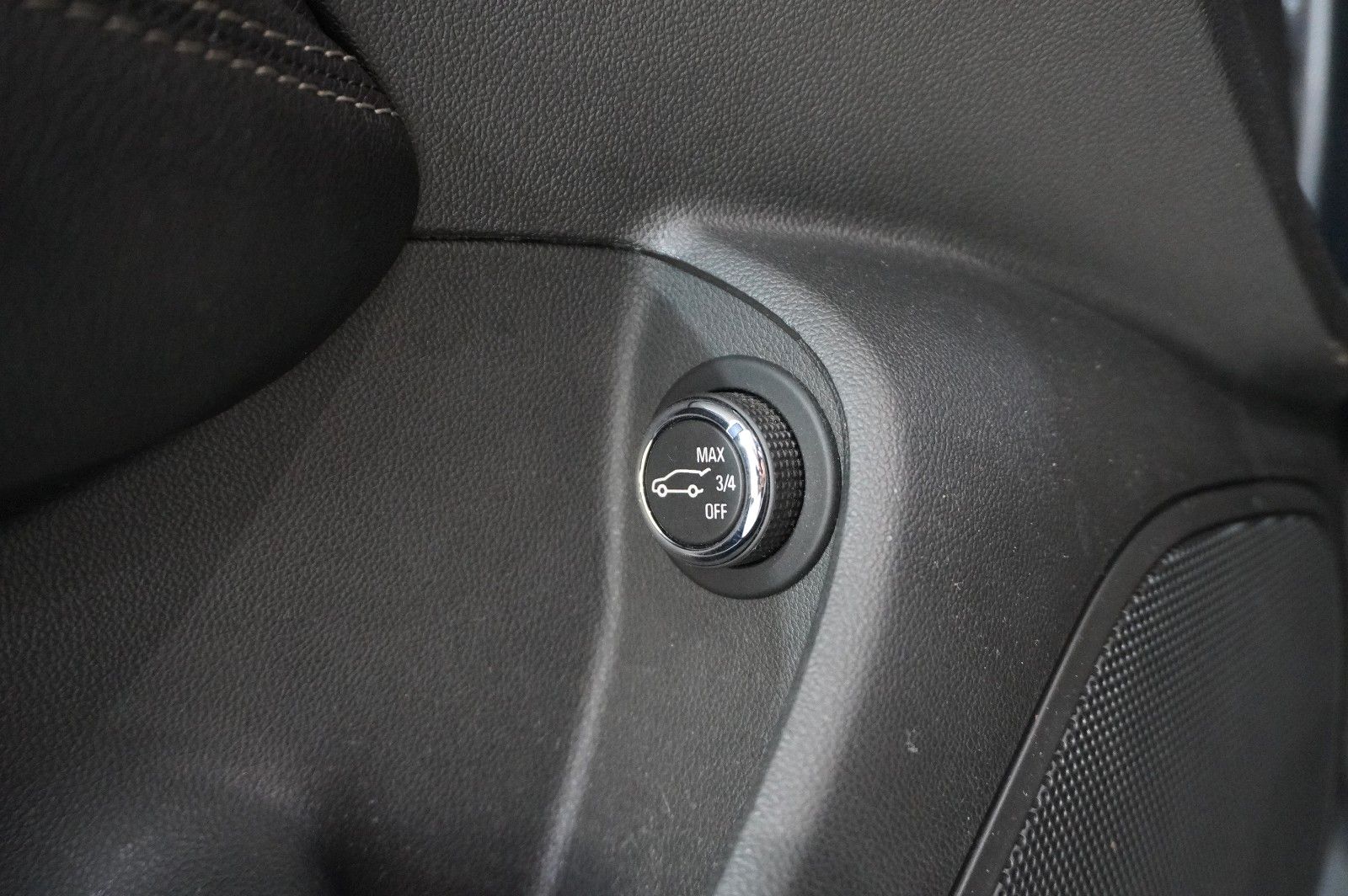 Fahrzeugabbildung Opel Insignia B ST 2.0D GSi 4X4 NAVI/LED/HUD/PANO/AHK