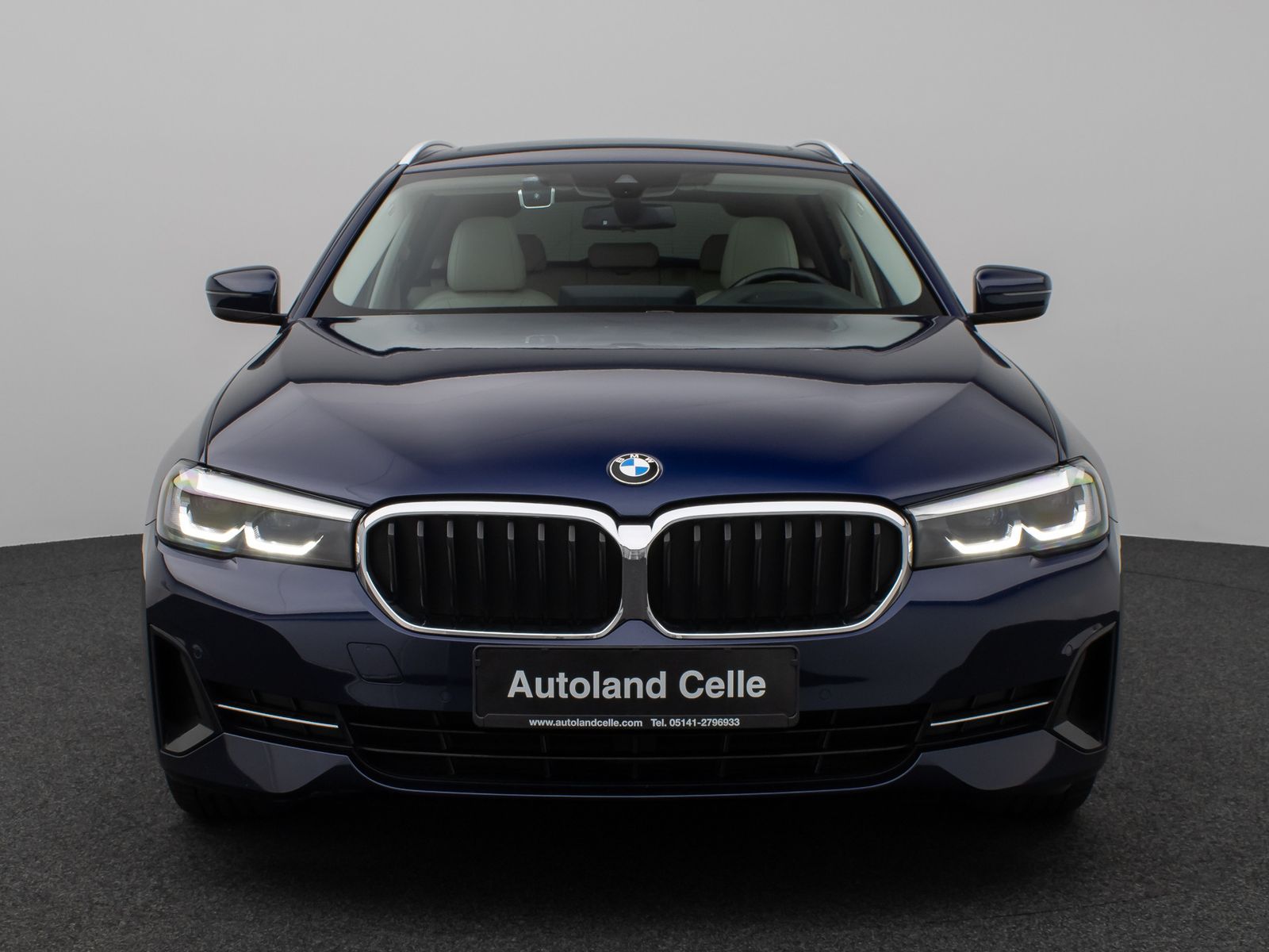 Fahrzeugabbildung BMW 530d xD Panoram Kamera HUD DAB HiFi SoftCl Sport