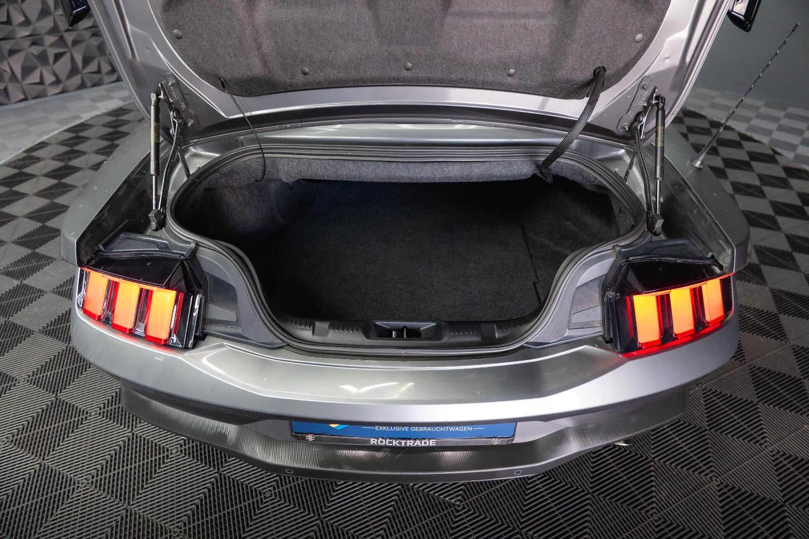 Fahrzeugabbildung Ford Mustang GT Cabrio DARK HORSE PREMIUM MY2024 LED
