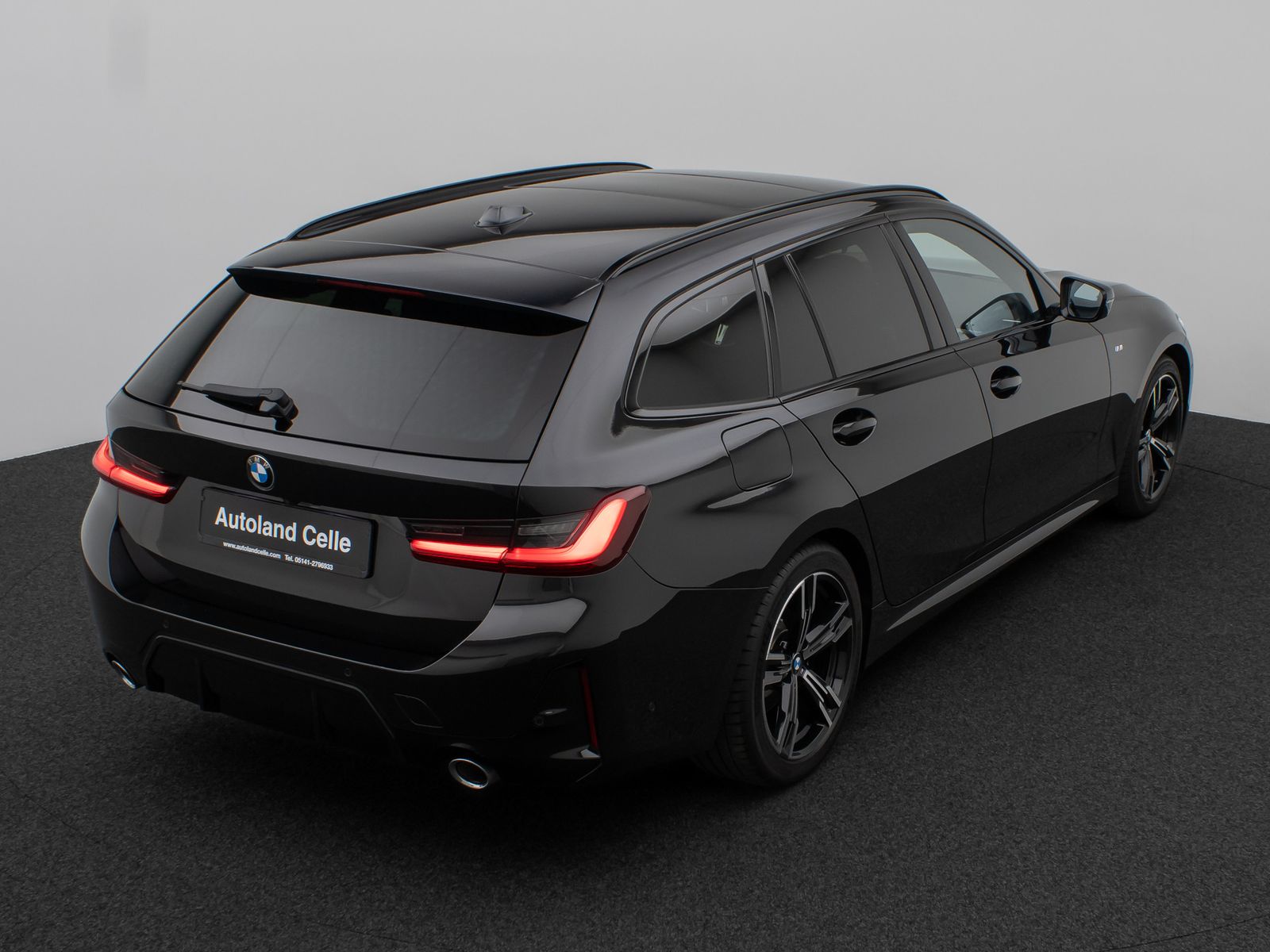 Fahrzeugabbildung BMW 318d M Sport Panorama Kamera HUD DAB HiFi AHK