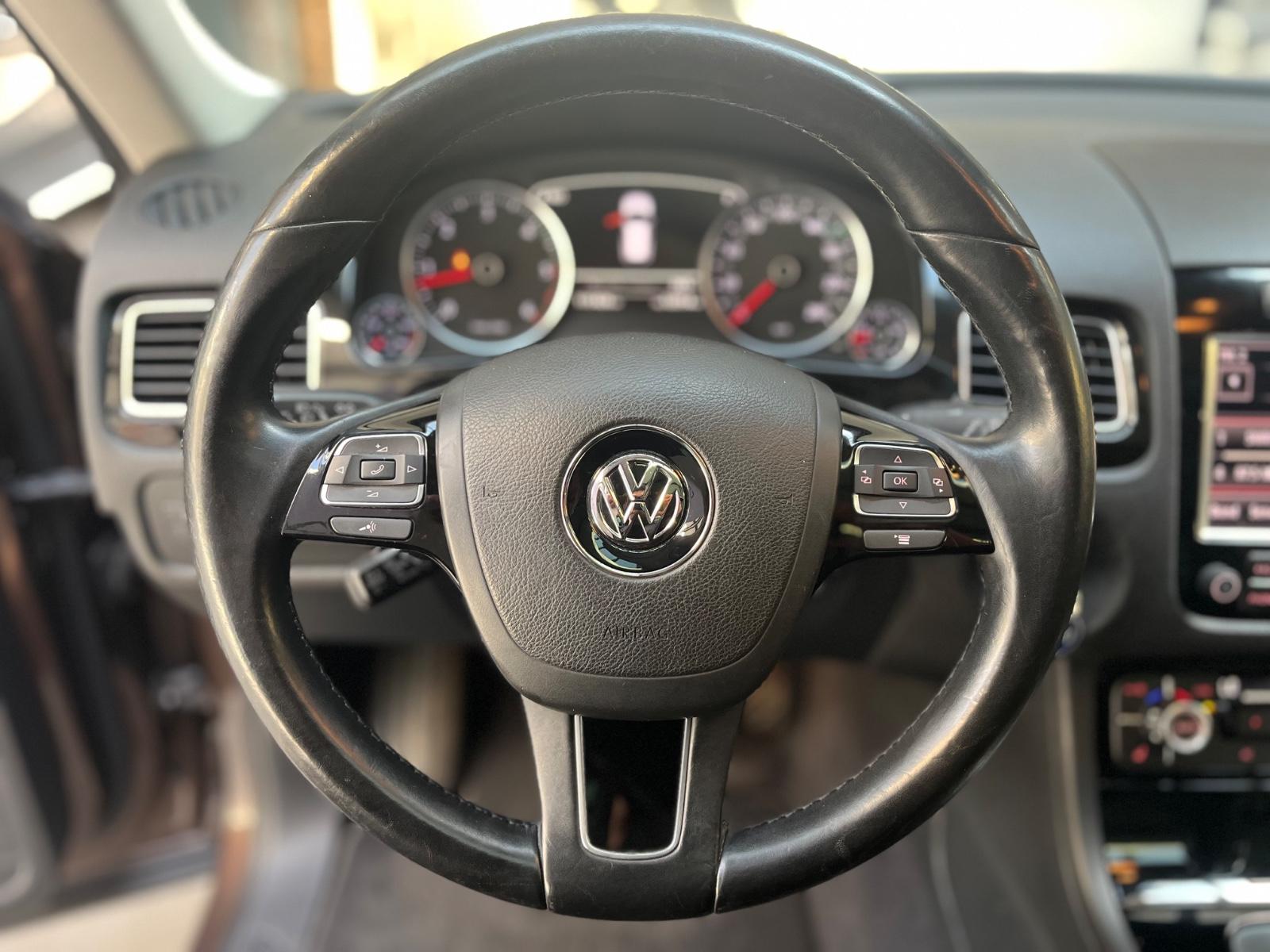 Volkswagen Touareg V6 TDI BMT *PANO*XENON*180°*