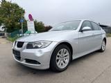 BMW 325 Baureihe 3 Lim. 325i / 1.Hand / Scheckheft - silberne BMW 325