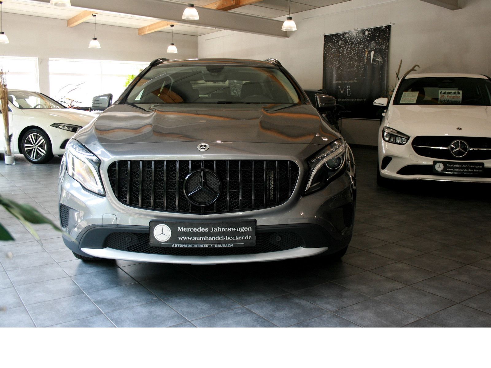 Fahrzeugabbildung Mercedes-Benz GLA 200 d Style *Bi-Xenon*AHK*Euro6*PTS*Navi