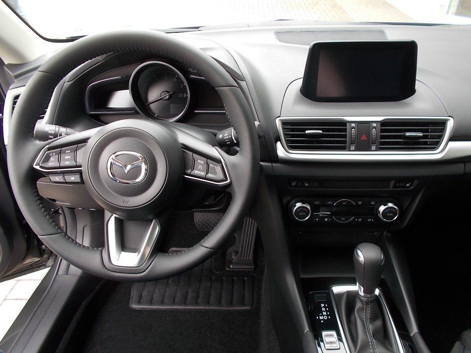 Fahrzeugabbildung Mazda 3 Signature+ G-120 AT NAVI RFK SHZ HUD LogIn Blu