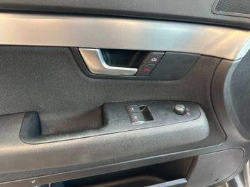 Audi A4 Lim. *TEMPOMAT*KLIMAAUTOMATIK*SitzHZ*