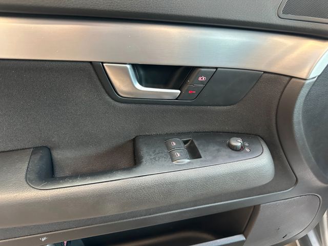 Audi A4 Lim. *TEMPOMAT*KLIMAAUTOMATIK*SitzHZ*
