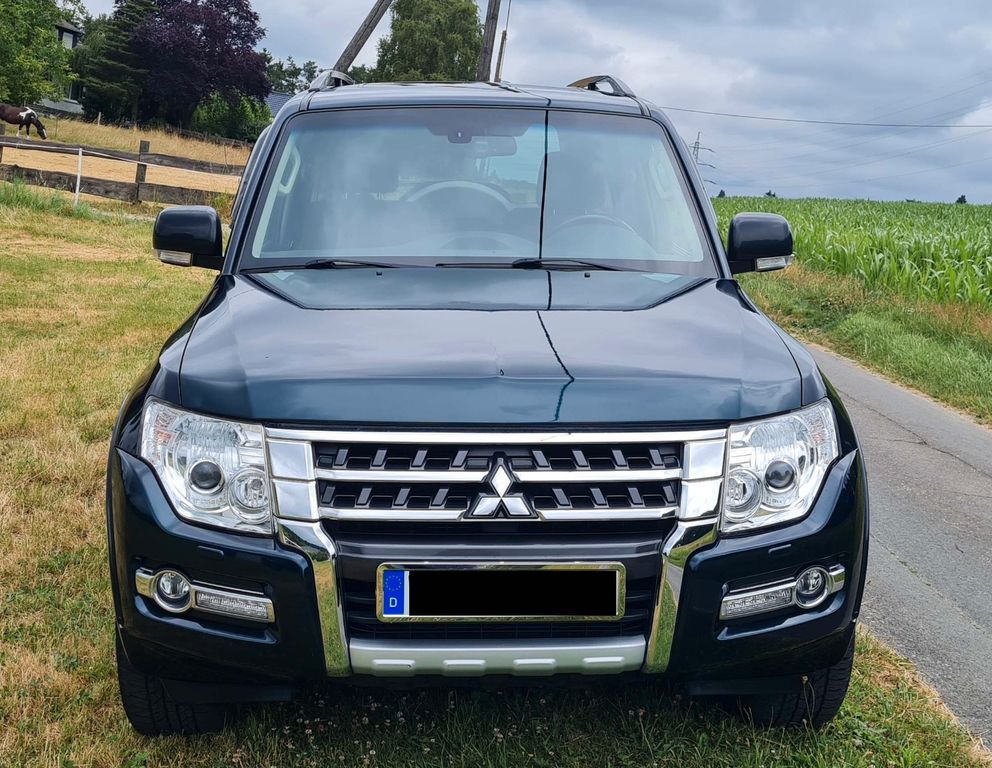 Image of Mitsubishi Pajero