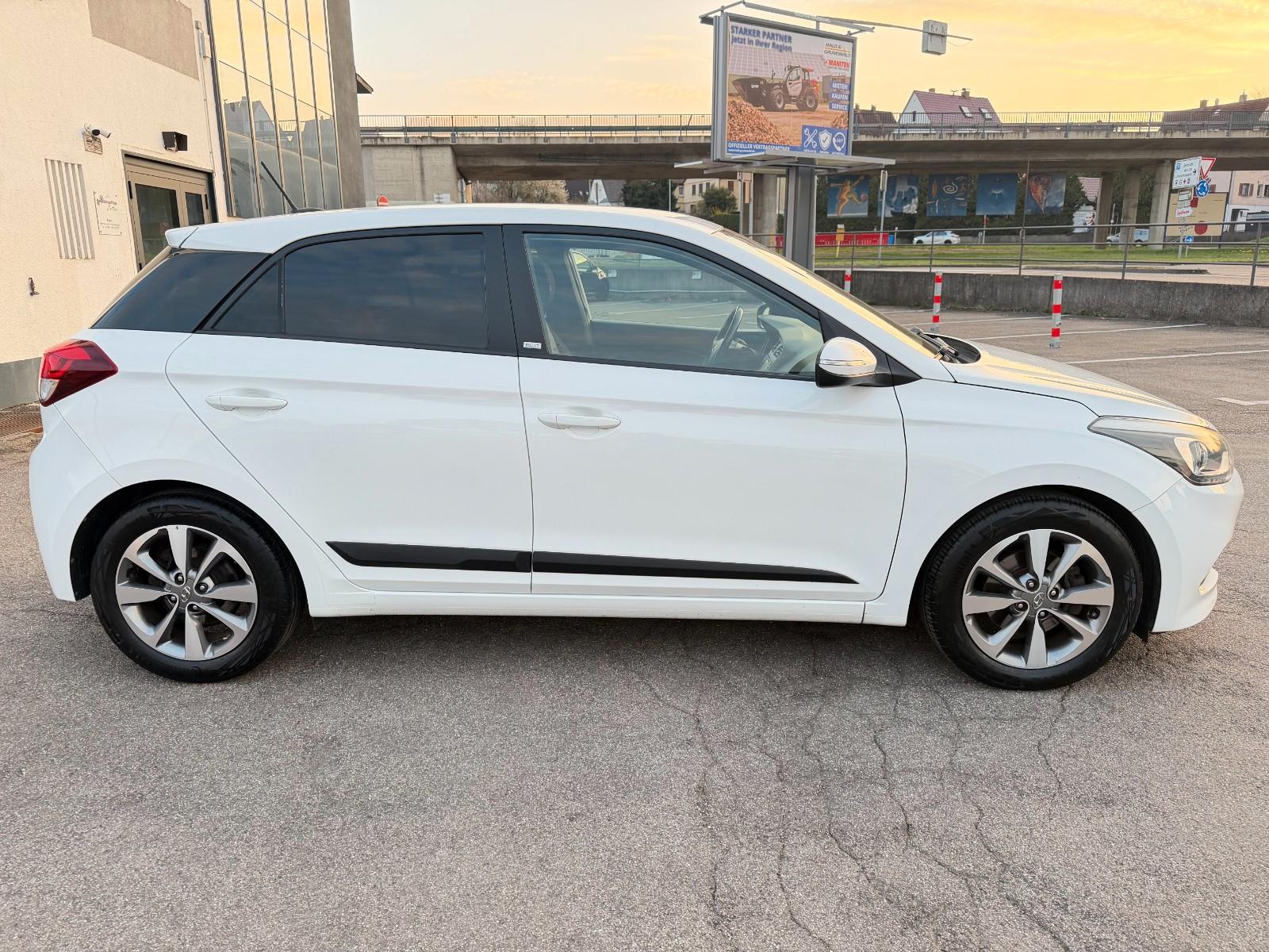 Hyundai i20 blue Passion 1.0-KLIMAAUT-NAVI-1.HAND-EURO 6