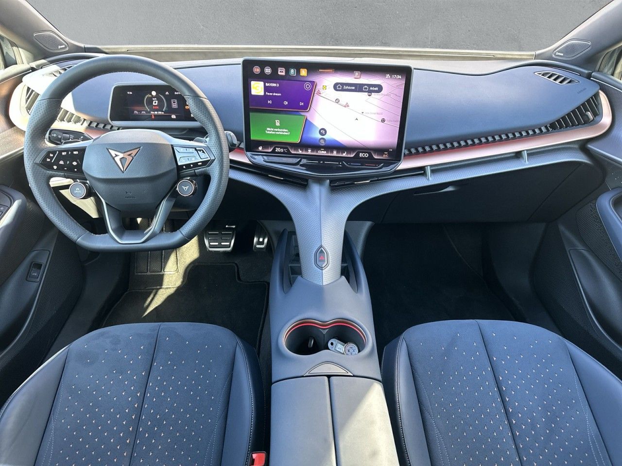 Fahrzeugabbildung CUPRA Tavascan VZ 4Drive 340 PS 77 kWh - mit KI generiert/bearbeitet