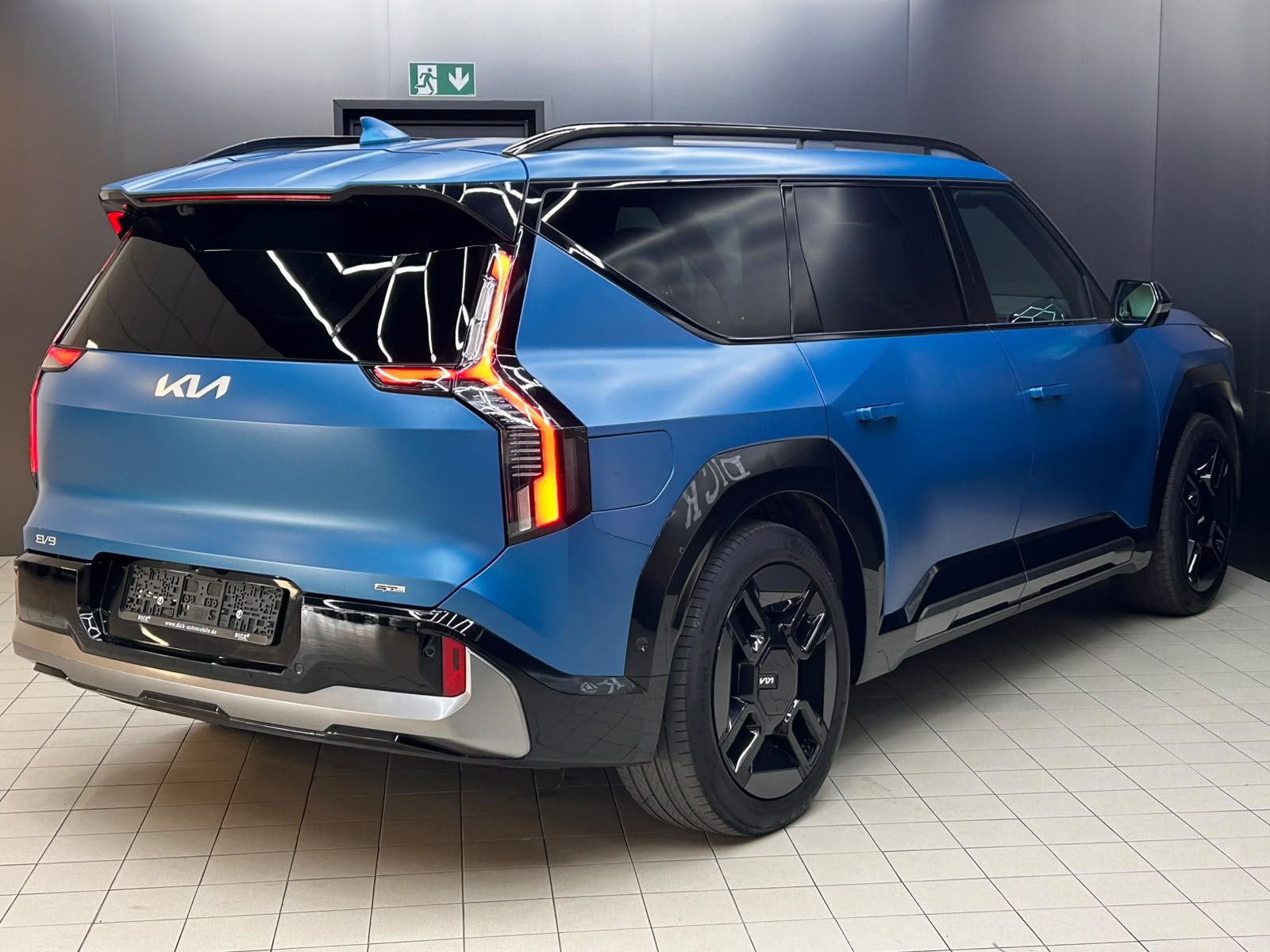 Fahrzeugabbildung Kia EV9 GT-Line Launch Edit PANO+HEAD+LED+ACC+WP+360