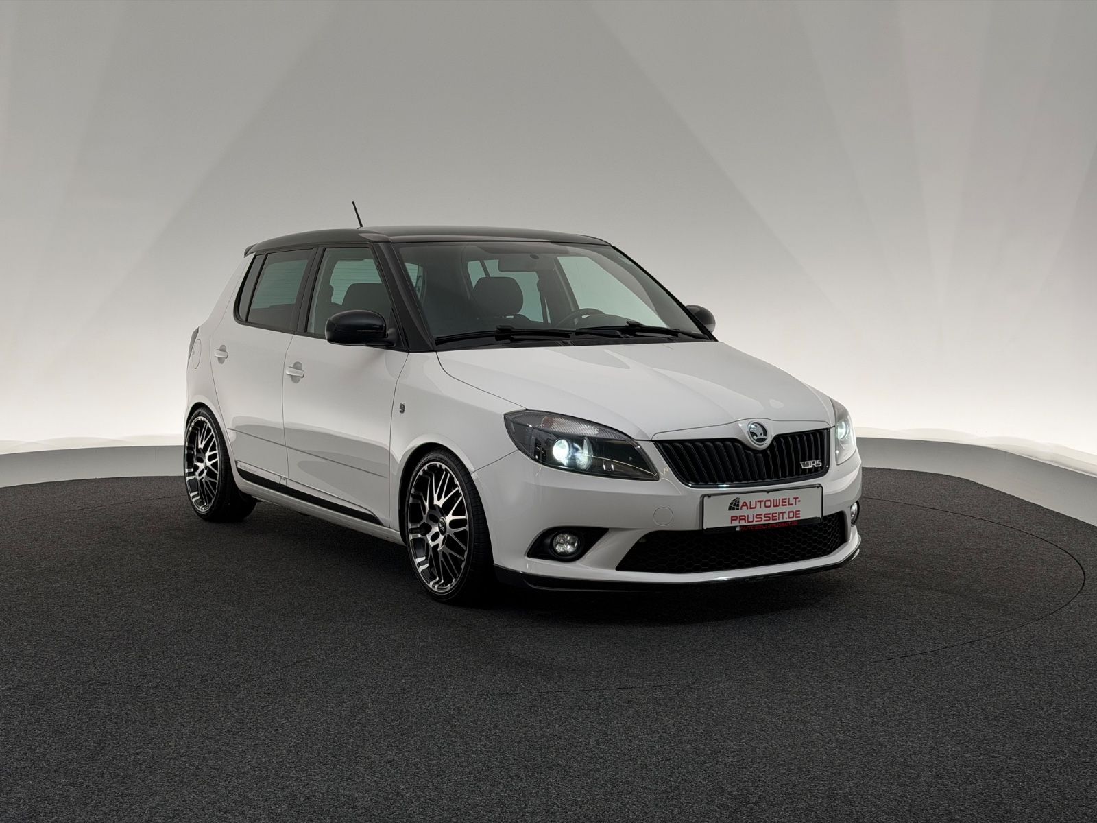 Gebrauchtwagen Skoda Fabia Fabia 1.4 TSI RS*BLACK VISION*TEMPO-SHZ-SP.FW in Fulda