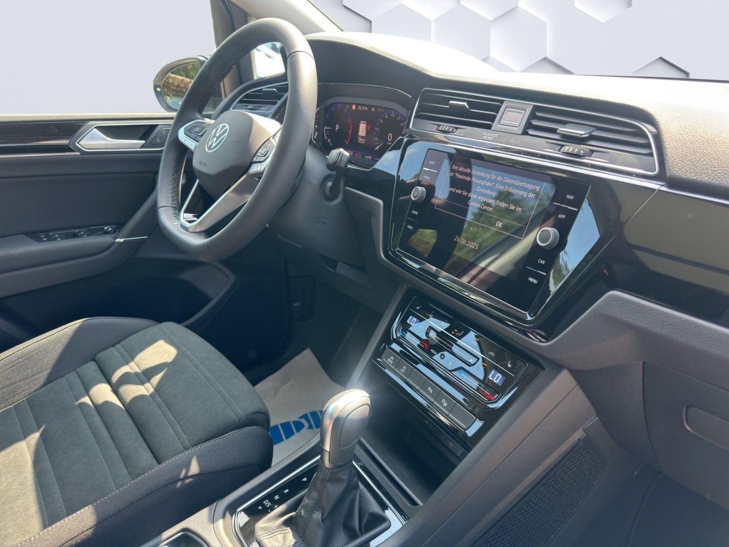 Touran Highline 1.5l DSG StHz Panodach Navi AHK