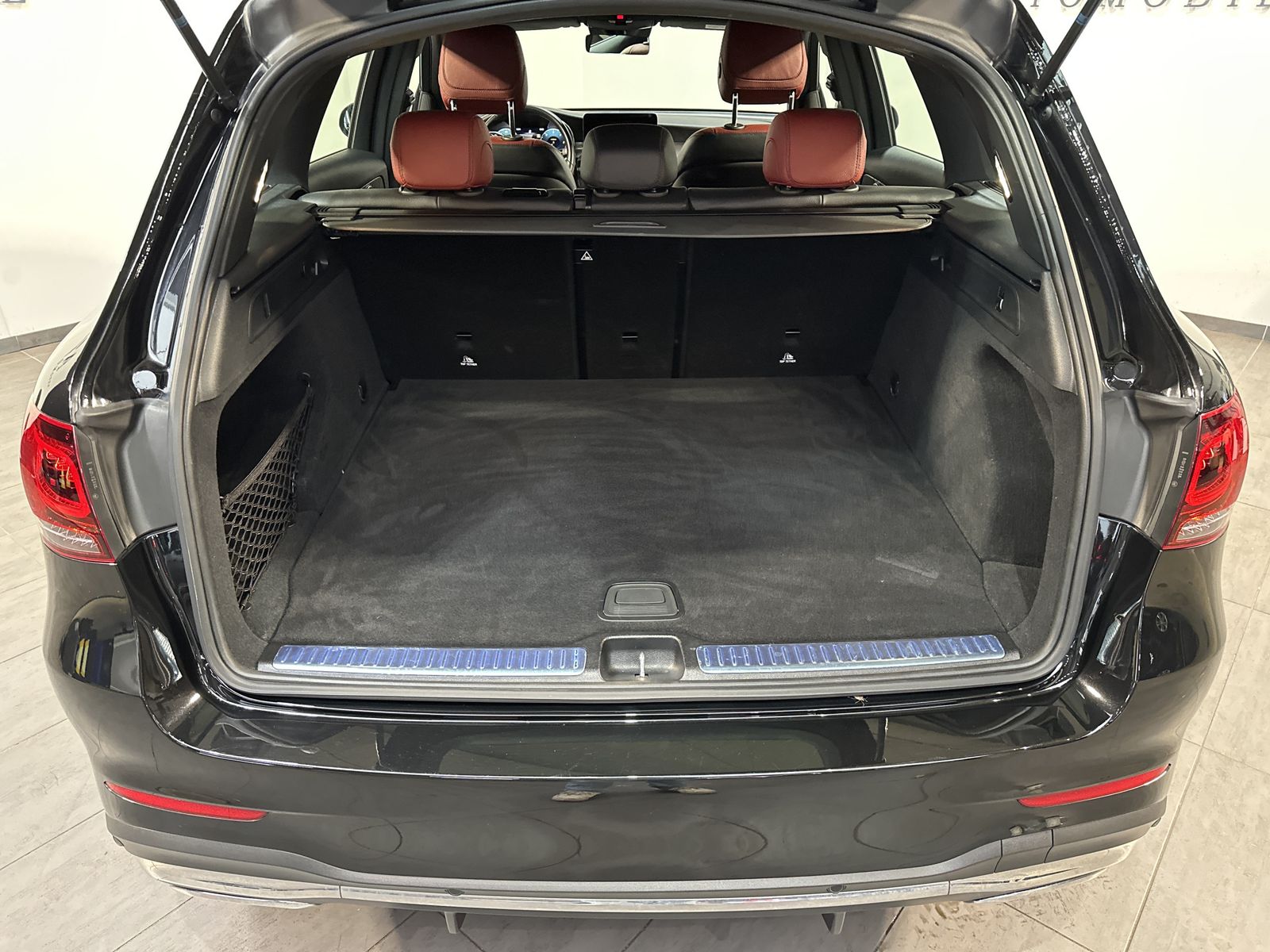 Fahrzeugabbildung Mercedes-Benz GLC 200d 4Matic AMG-Line NAV+LED+AHK+19ZO+KAMERA