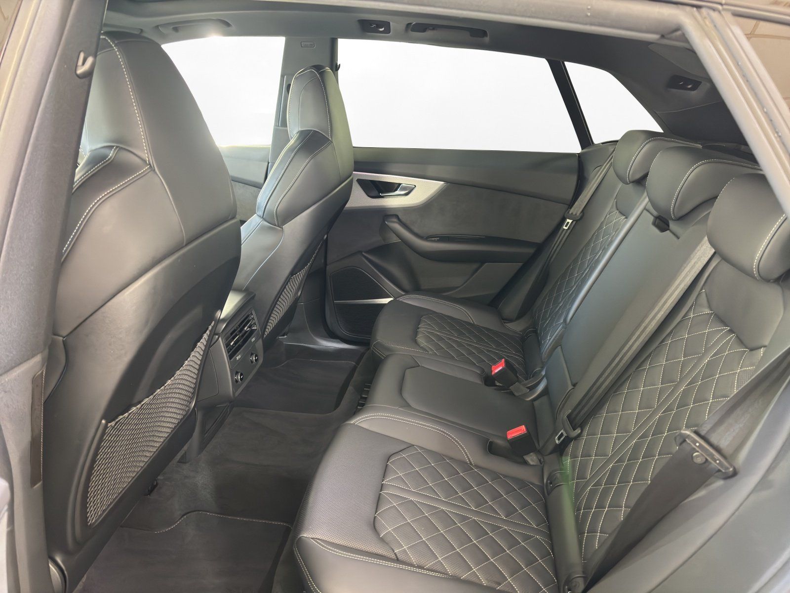 Audi SQ8 - Bild 11