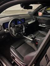 Mercedes-Benz GLB 180 DCT - top gepflegt - Mercedes-Benz GLB 180 mit Benzin-Antrieb: Automatik