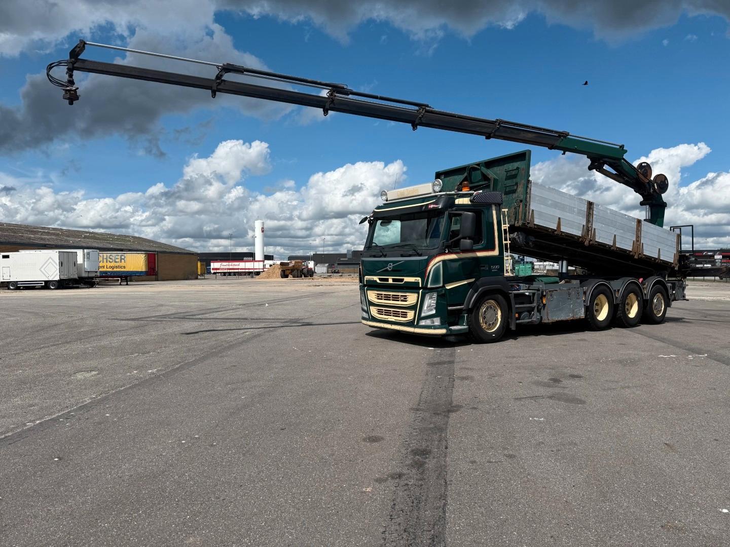 Volvo FM500 8x4*4 Tipper / Crane HMF2620-K5