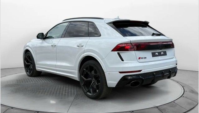 Fahrzeugabbildung Audi RS Q8 performance 4.0 TFSI quattro Carbon