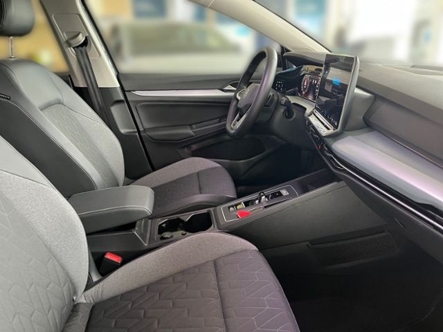 Fahrzeugabbildung Volkswagen Golf VIII Variant 2.0 TDI DSG GOAL NAV AHK AREA