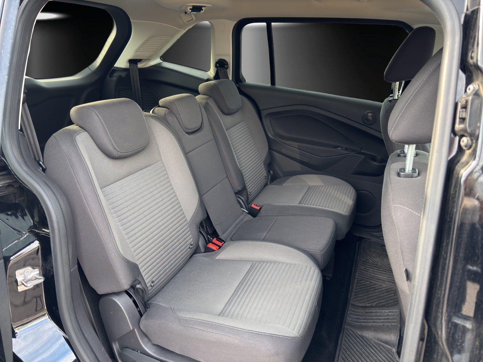 Fahrzeugabbildung Ford C-Max 1.5 EB Grand Titanium 7 Sizze RFK Xenon SH